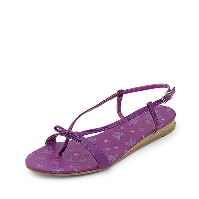 Lila Riemchensandalen