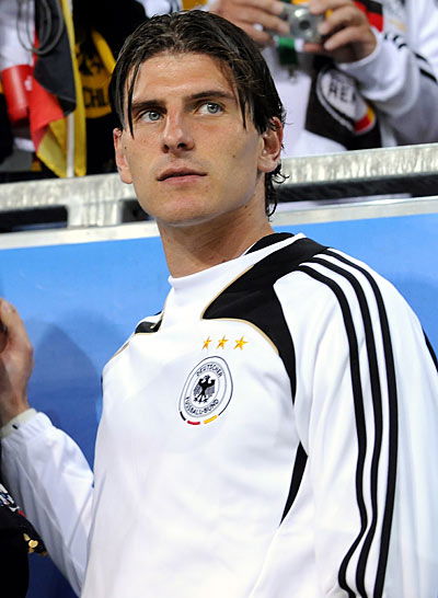 Kicker Mario Gomez