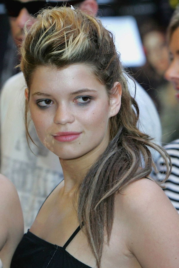 Pixie Geldof mit langen Haaren