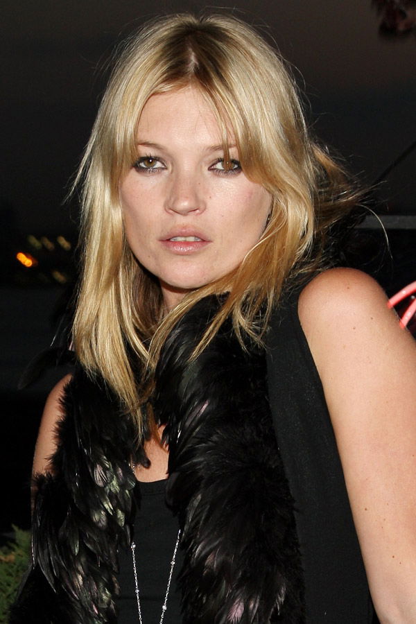Kate Moss mit langen Haaren