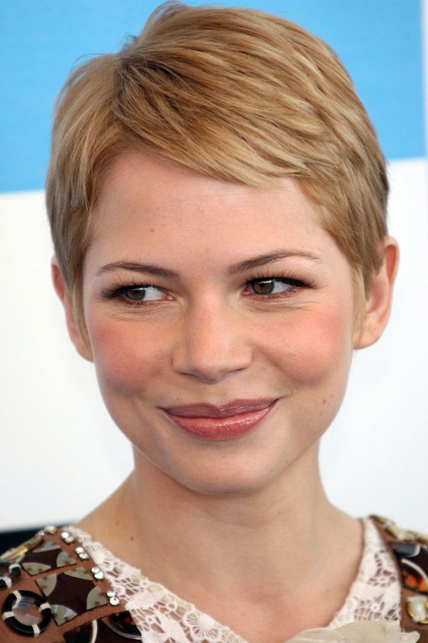 Michelle Williams mit kurzen Haaren