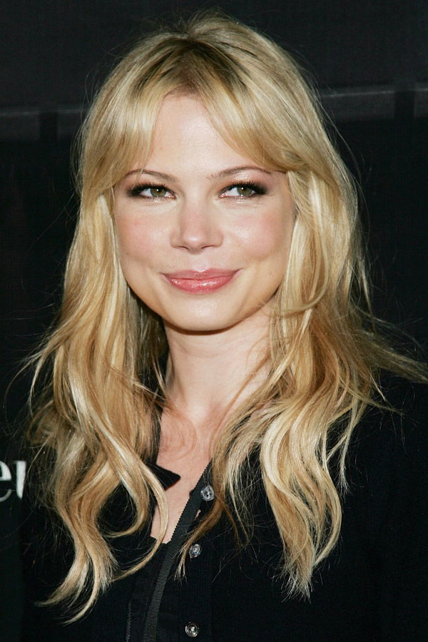Michelle Williams mit langen Haaren