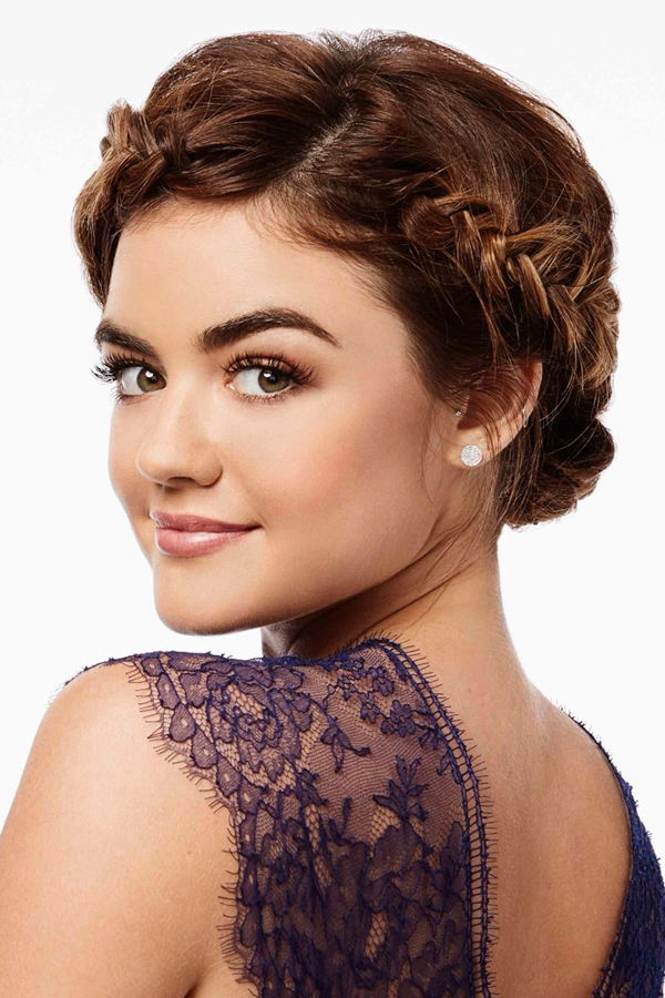 Lucy Hale Flechtfrisur