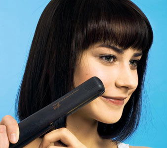 Glatte Haare mit Haarband