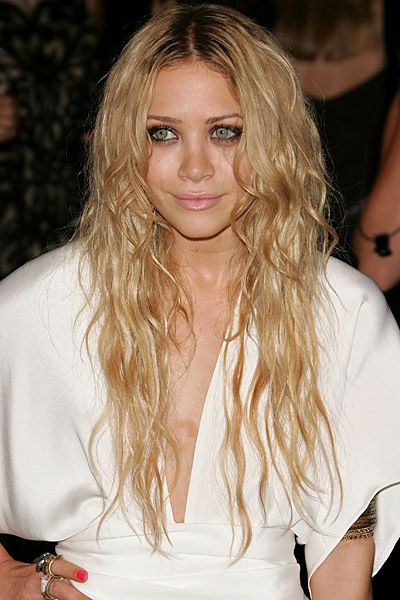 Mary-Kate Olsen mit fransiger Langhaarfrisur