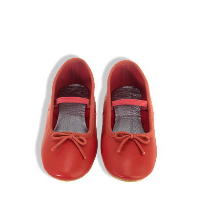 Rote Riemchen-Ballerinas