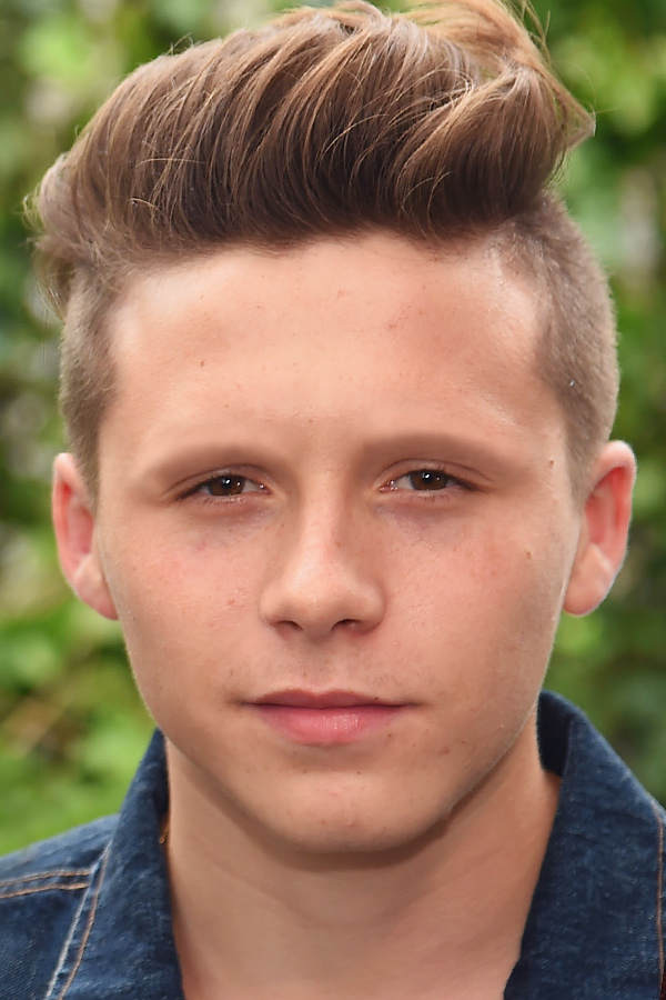 Brooklyn Beckham ohne Augenbrauen
