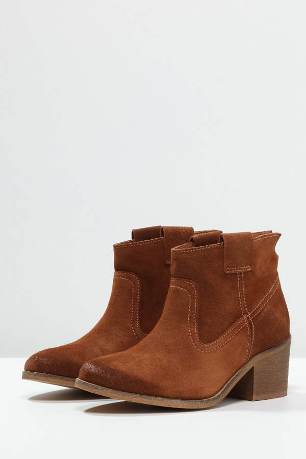 Stiefel mit Absatz von Mint & Berry