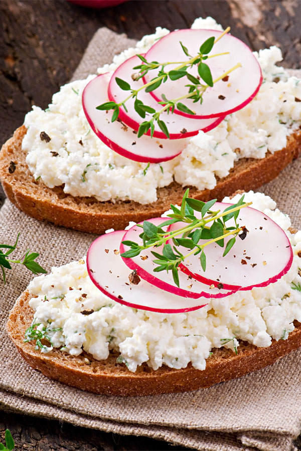 Radieschen-Frischkäse Brot