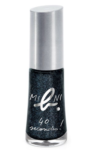 Glam Chic: Schwarz schimmernder Nagellack