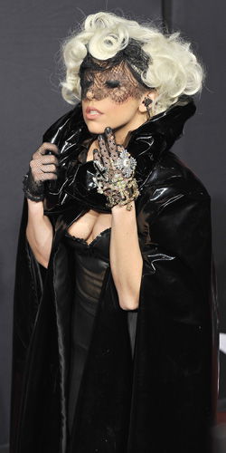 Lady Gaga im Lack-Outfit
