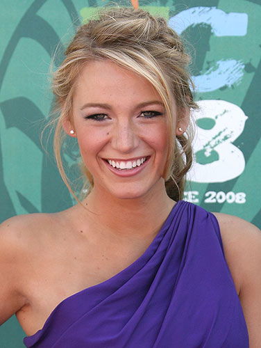 Blake Lively mit Hochsteckfrisur