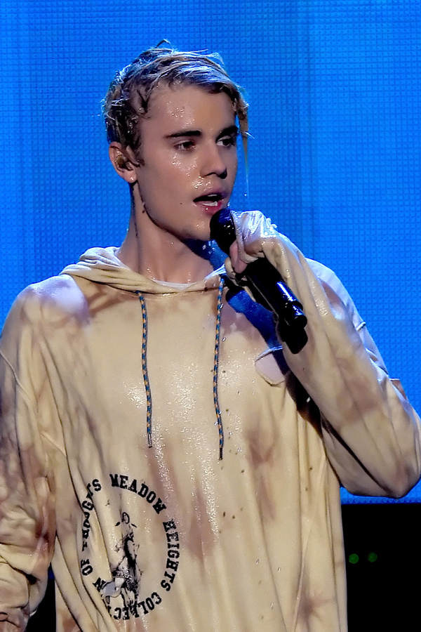 Justin Bieber ist auch Linkshänder