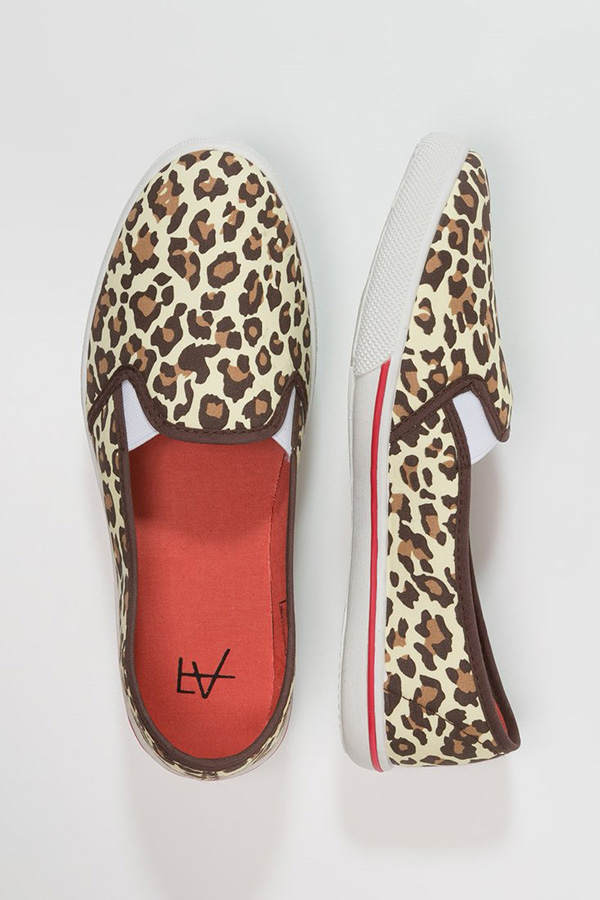 Sneaker und Slipper shoppen