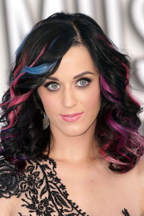 Katy Perry mit Color Block Strähnchen