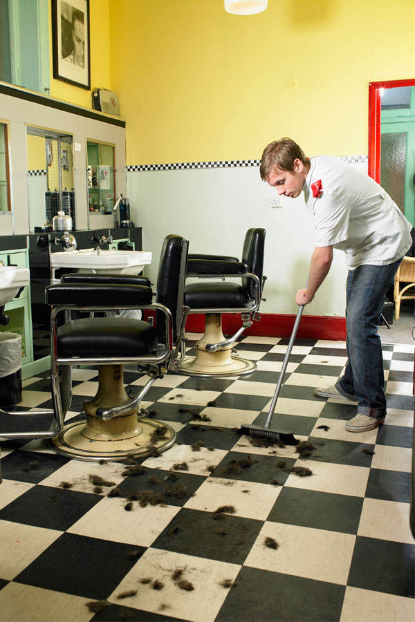 14. Du verlässt den Salon