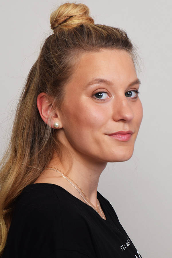 Voilà: Der Half Bun bei Anna