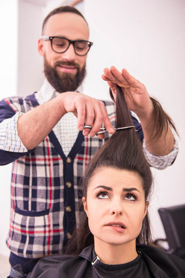 Gehe regelmäßig zum Friseur