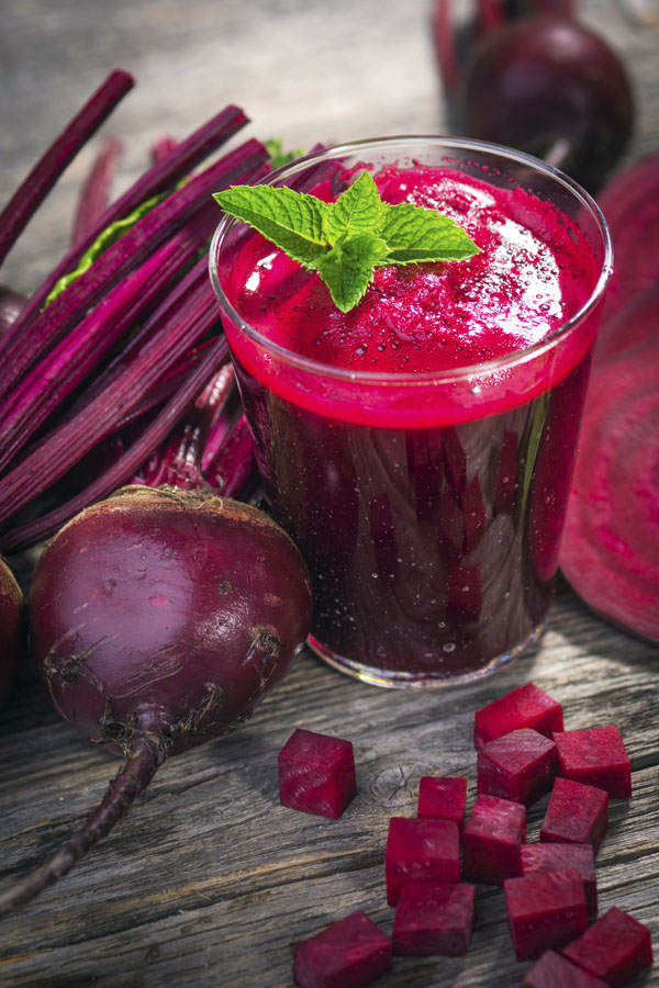Rote Beete Smoothie mit Beeren