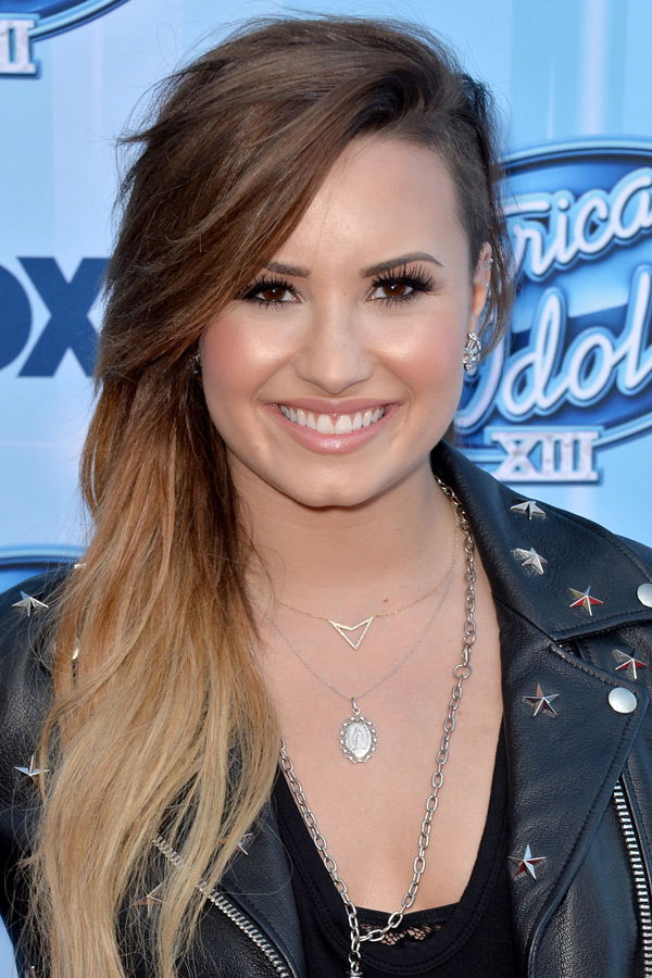 Demi Lovato mit langen Haaren