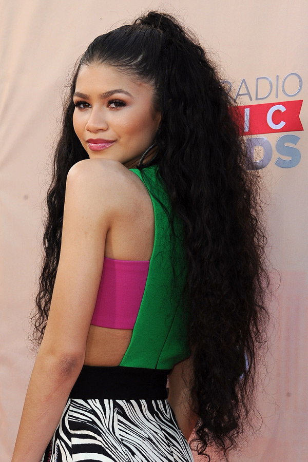 Zendaya Coleman mit langen Haaren
