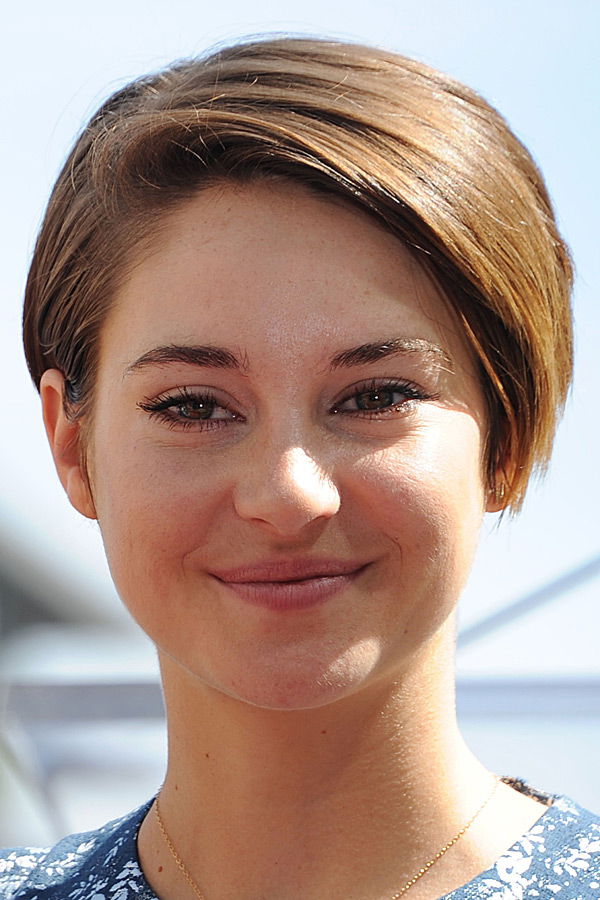 Shailene Woodley mit kurzen Haaren