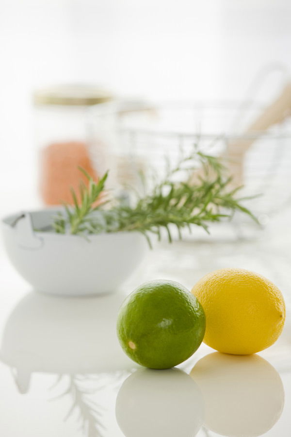 Limetten-Rosmarin-Peeling