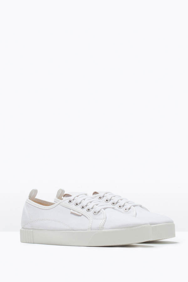 Weiße Sommerschuhe von Zara