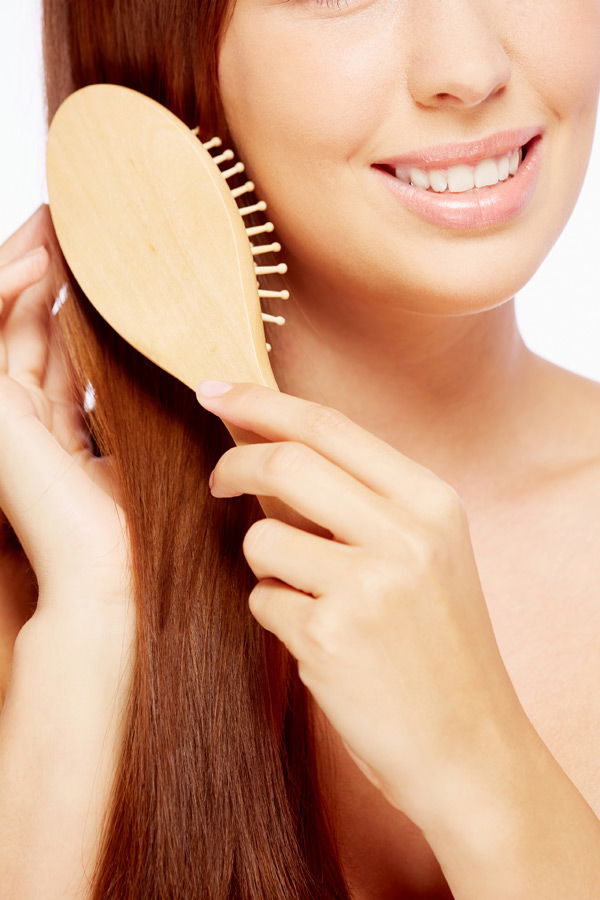 Trockene Haare kämmen & bürsten