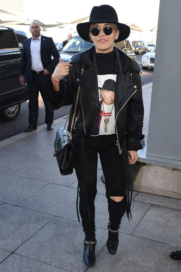 Rita Ora: Schwarze zerissene Jeans nachkaufen