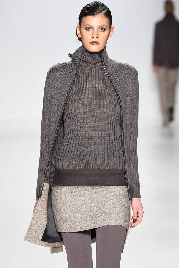 Alisar Ailabouni für Zang Toi auf der NYFW