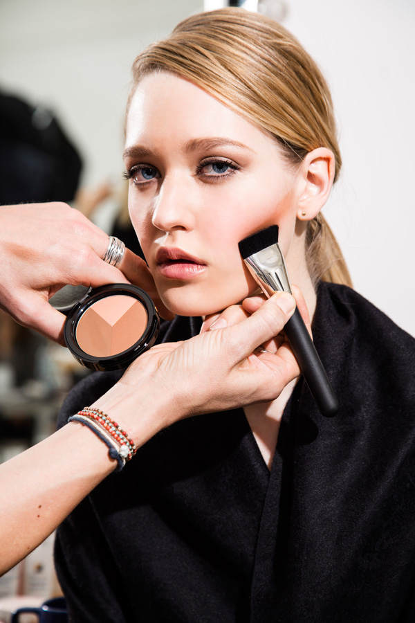 Nude Make-up: Konturieren