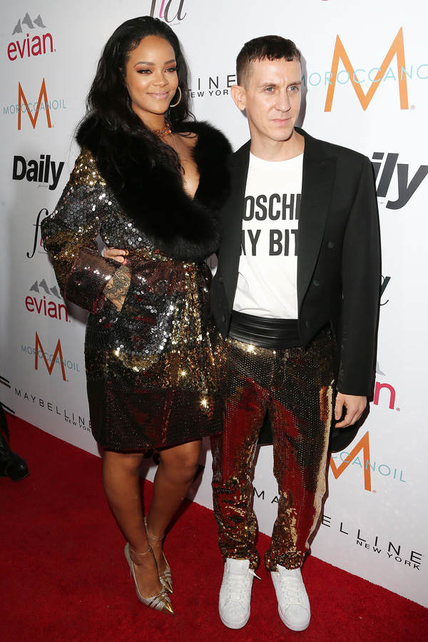 Rihanna: Fashion Los Angeles Awards