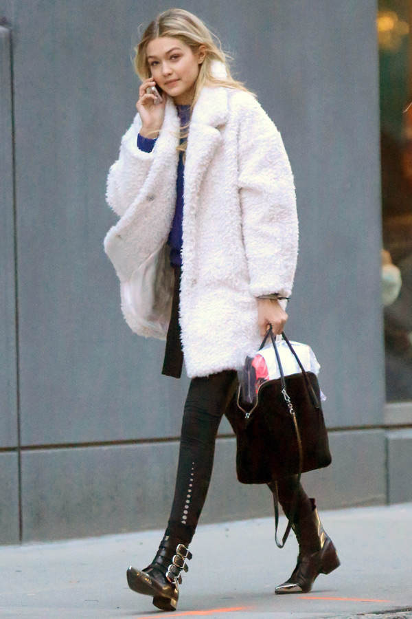 Gigi Hadid: Teddy-Mantel