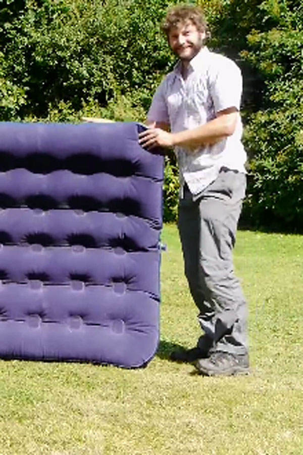 Life Hack: Matratze aufblasen ohne Pumpe