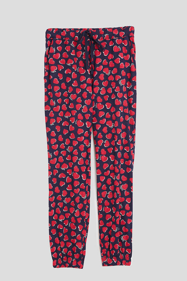 Schlafanzug mit Herzchen von Oysho.com