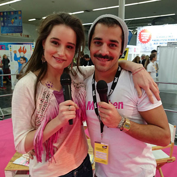 Moderatoren Jill und Younes