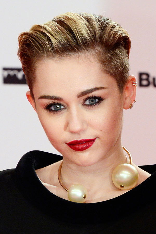 Miley Cyrus mit Sidecut