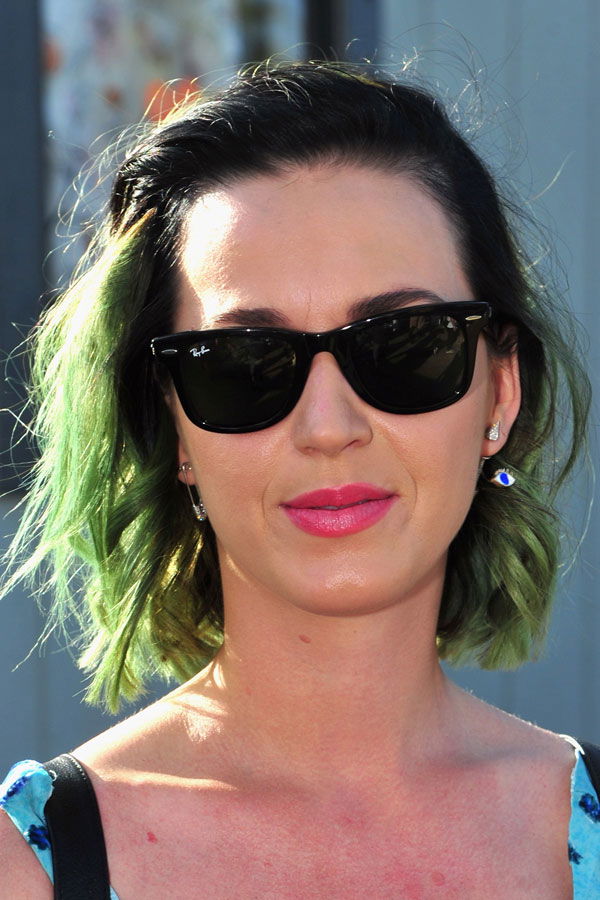 Katy Perry mit schleimgrünen Haaren