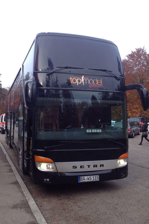GNTM 2015: Tourbus