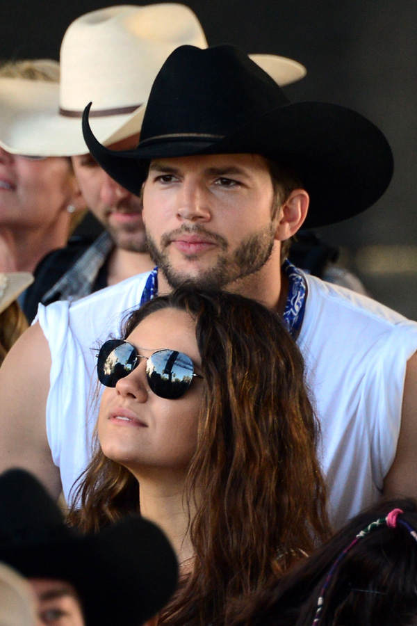 Wie heißt die Tochter von Mila Kunis & Ashton Kutcher?