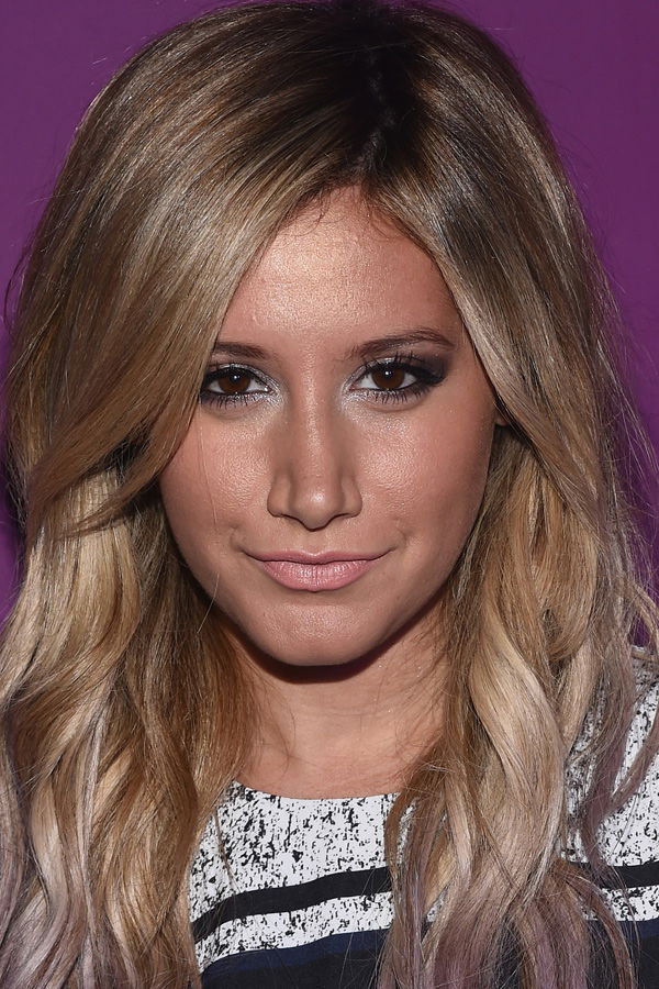 Ashley Tisdale mit Smokey Eyes