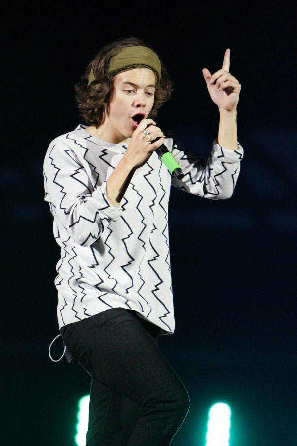 Harry Styles mit Haarband