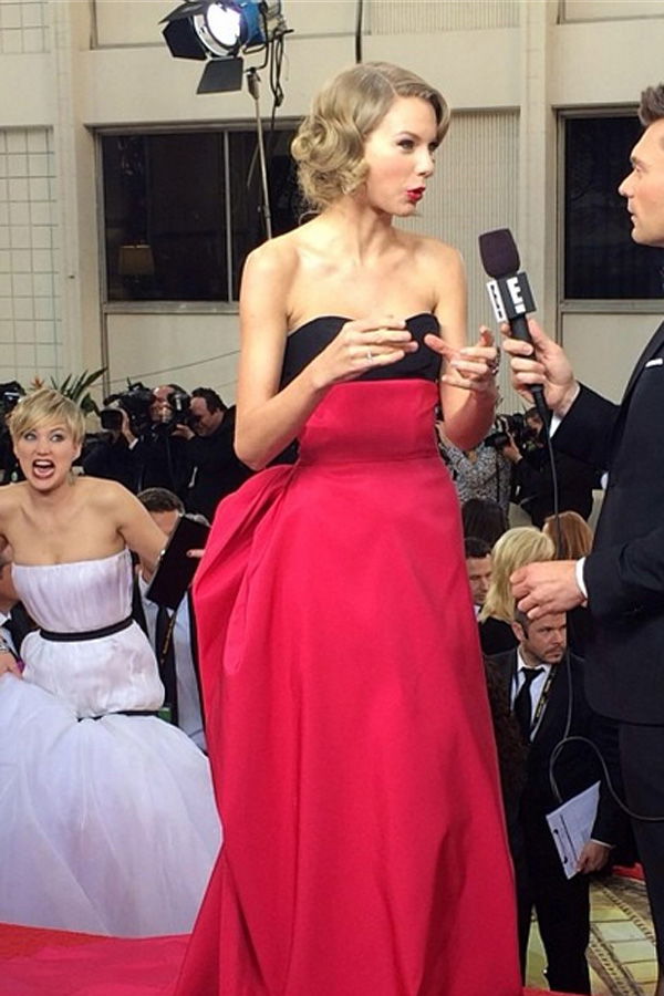 Jennifer Lawrence: Photobomb