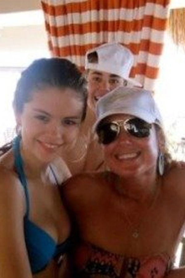 Justin Bieber: Photobomb