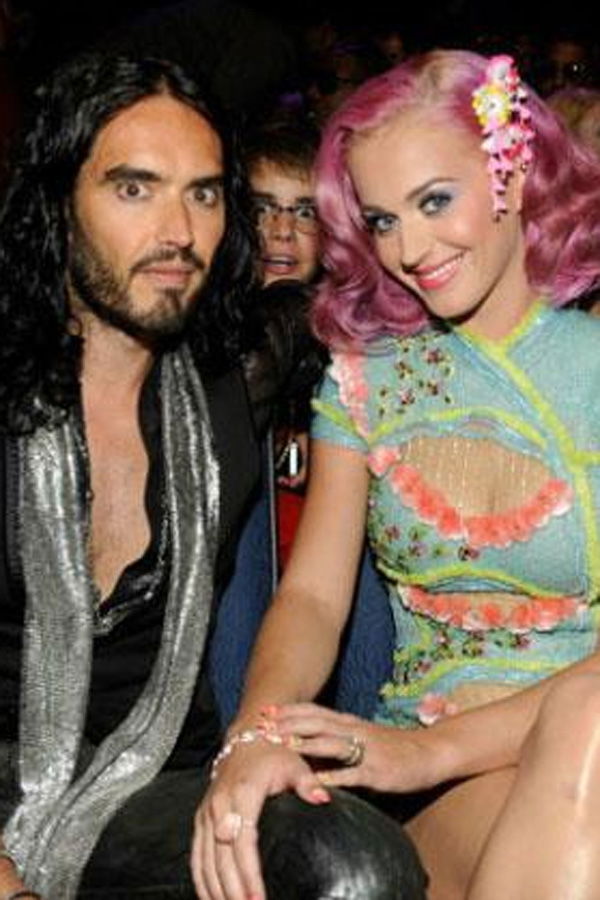 Justin Bieber: Photobombs Katy Perry