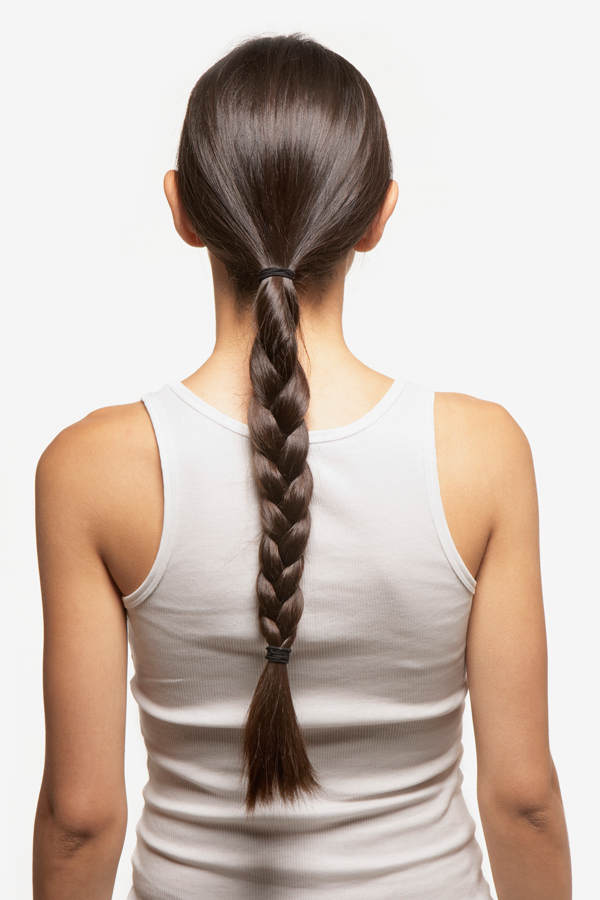 Nasse Haare zum Zopf flechten