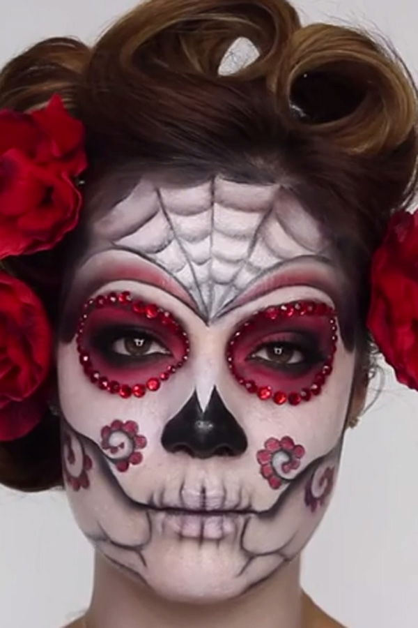 Mexikanische Totenmaske: Schmink-Tutorial