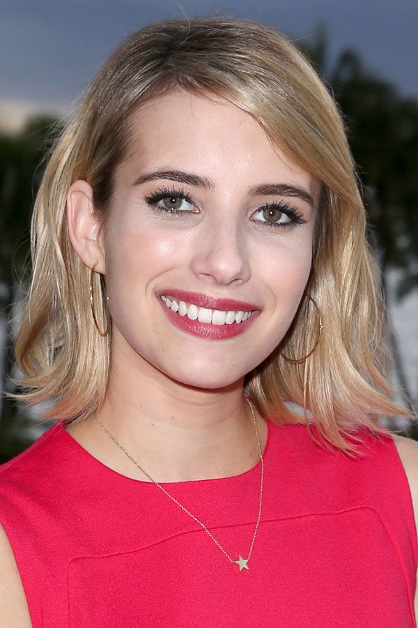 Emma Roberts mit offenen Haaren
