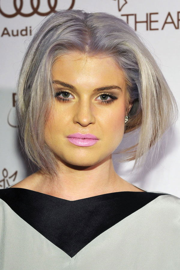 Kelly Osbourne mit Make-up in Gelb